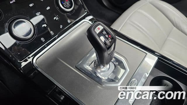 Land Rover Range Rover Evoque 2022 — ფოტო 9/20