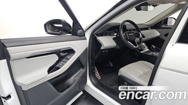 Land Rover Range Rover Evoque 2022 — ფოტო 10/20