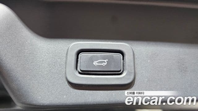 Land Rover Range Rover Evoque 2022 — ფოტო 18/20