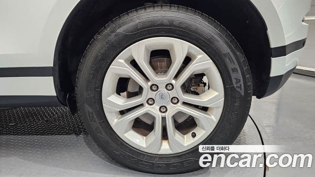 Land Rover Range Rover Evoque 2022 — Photo 28/35