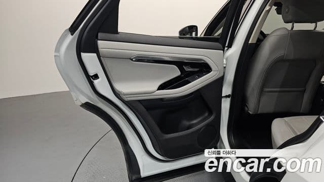 Land Rover Range Rover Evoque 2022 — Photo 27/35