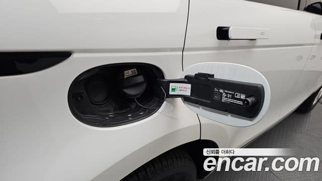 Land Rover Range Rover Evoque 2022 — Photo 2/35