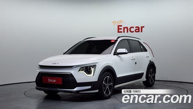Kia Niro 2022 — ფოტო 1/20