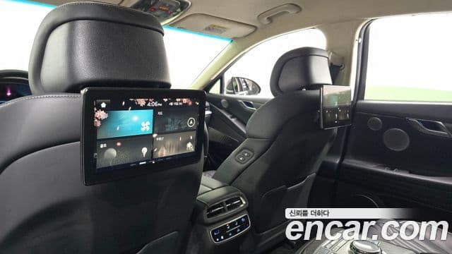 Genesis Electrified G80 2023 — ფოტო 17/20