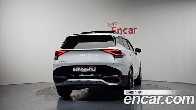 Kia Sportage 2022 — ფოტო 4/20