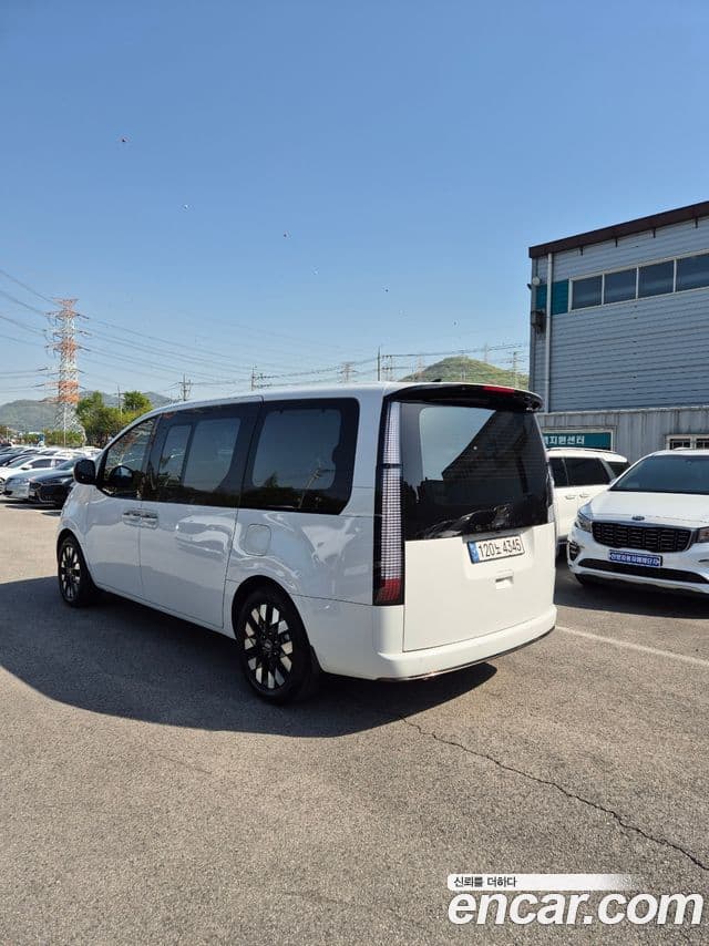 Hyundai Staria 2024 — Şəkil 3/19