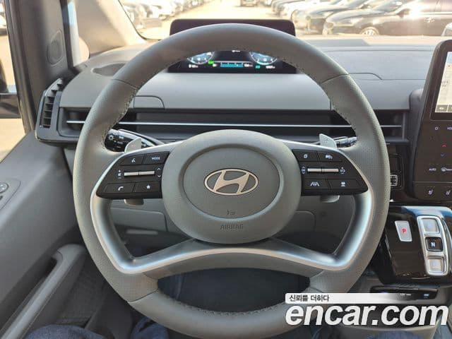 Hyundai Staria 2024 — Şəkil 13/19