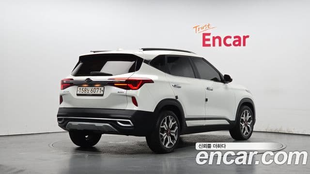 Kia Seltos 2020 — Фото 2/20