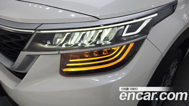 Kia Seltos 2020 — Şəkil 25/32