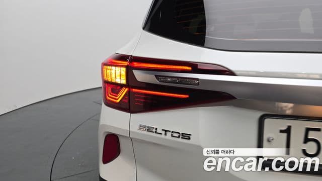 Kia Seltos 2020 — Şəkil 31/32