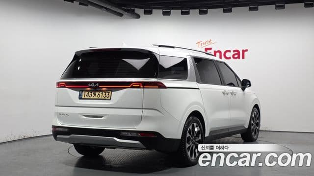 Kia Carnival 2023 — ფოტო 2/20