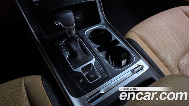 Kia Carnival 2023 — ფოტო 9/20