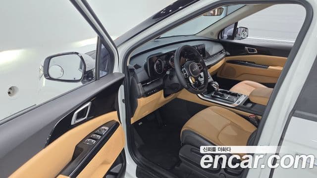 Kia Carnival 2023 — ფოტო 10/20