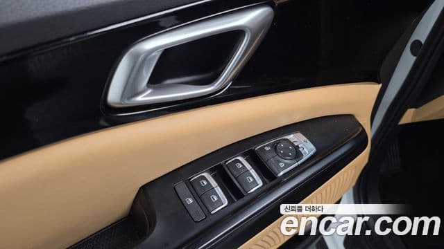 Kia Carnival 2023 — ფოტო 13/20