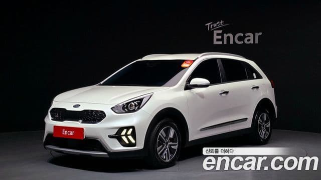Kia Niro 2021 — ფოტო 1/20