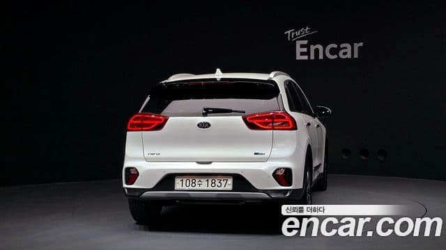 Kia Niro 2021 — ფოტო 4/20