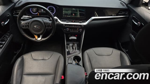 Kia Niro 2021 — ფოტო 7/20