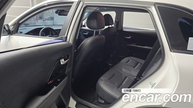 Kia Niro 2021 — ფოტო 11/20
