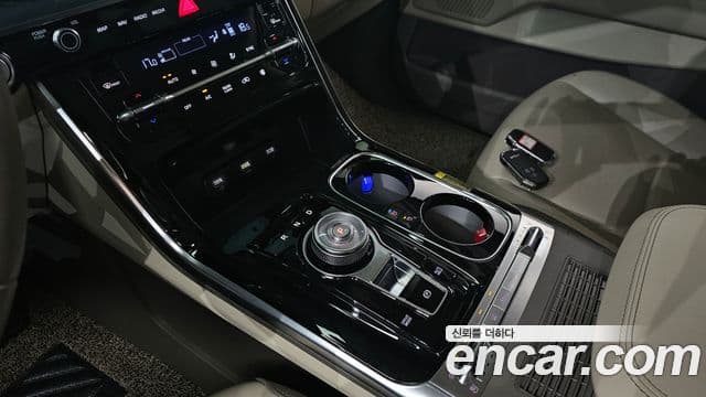 Kia Carnival 2022 — Şəkil 9/20