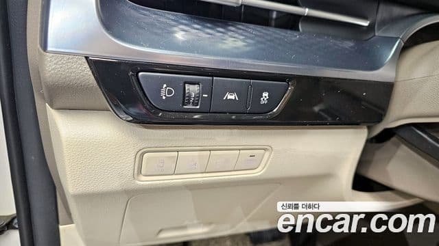 Kia Carnival 2022 — Şəkil 16/20