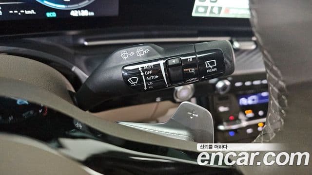 Kia Carnival 2022 — Şəkil 17/20