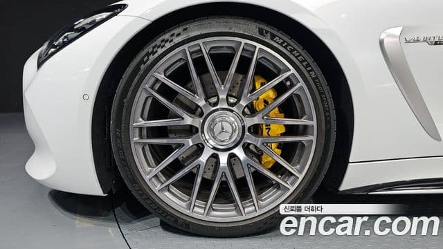 Mercedes-Benz AMG GT 2025 — ფოტო 5/20