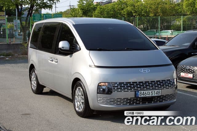 Hyundai Staria 2023 — Şəkil 2/18