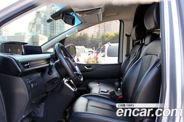 Hyundai Staria 2023 — Şəkil 10/18