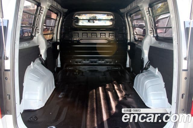 Hyundai Staria 2023 — Şəkil 17/18