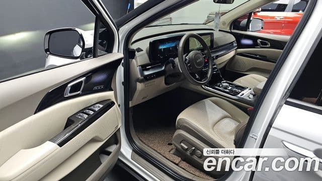 Kia Carnival 2023 — Şəkil 10/20