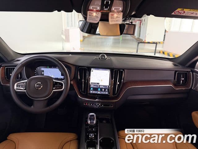 Volvo XC60 2024 — ფოტო 16/20