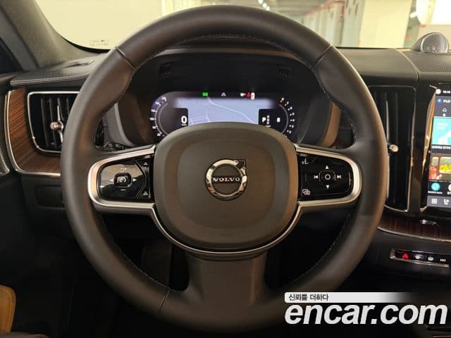 Volvo XC60 2024 — ფოტო 3/20