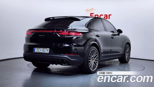 Porsche Cayenne 2023 — ფოტო 2/20