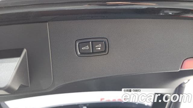 Porsche Cayenne 2023 — Photo 4/34