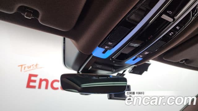 Porsche Cayenne 2023 — Photo 32/34