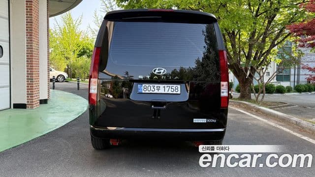 Hyundai Staria 2024 — ფოტო 3/20