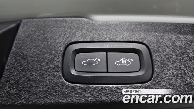 Volvo V60 Cross Country 2023 — Photo 30/36