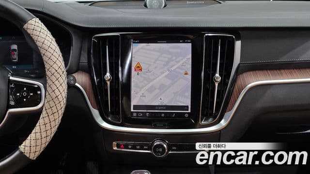 Volvo V60 Cross Country 2023 — Photo 16/36