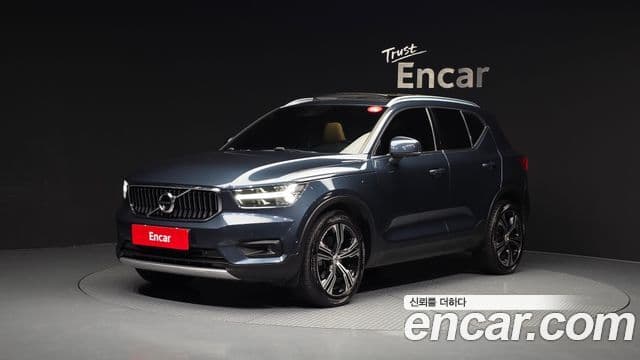 Volvo XC40 2021 — Şəkil 1/20