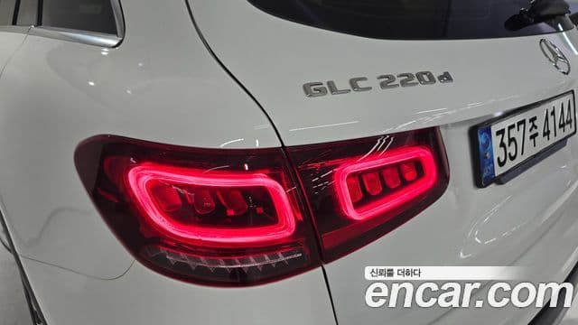 Mercedes-Benz GLC-Class 2021 — ფოტო 13/20
