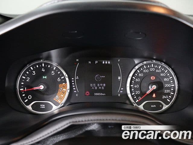 Jeep Renegade 2021 — ფოტო 12/20