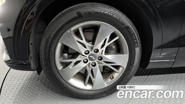 Genesis GV70 2023 — ფოტო 5/20