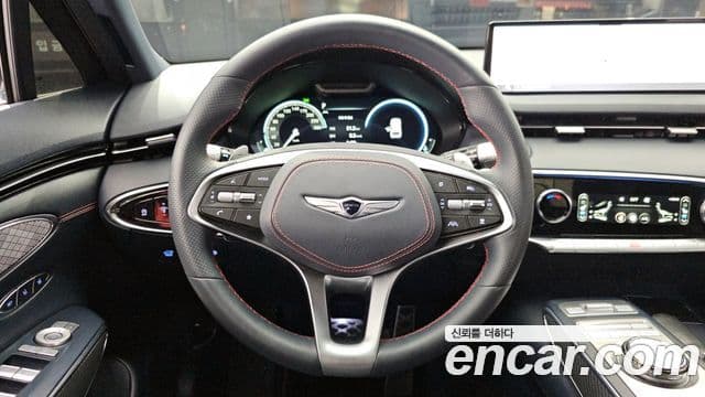 Genesis GV70 2023 — ფოტო 13/20