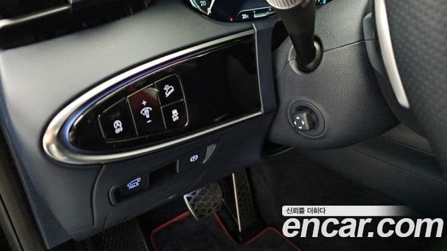 Genesis GV70 2023 — ფოტო 18/20