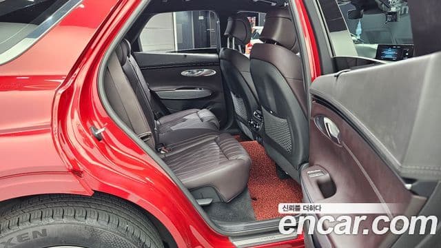 Genesis GV70 2021 — ფოტო 12/20