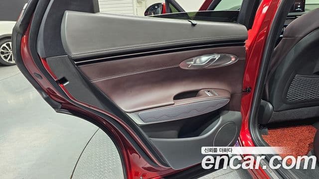 Genesis GV70 2021 — ფოტო 5/31