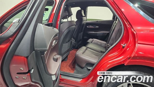 Genesis GV70 2021 — ფოტო 20/31