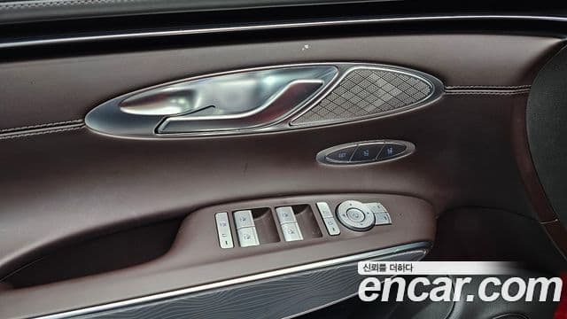 Genesis GV70 2021 — ფოტო 6/31