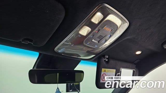 Genesis GV70 2021 — ფოტო 22/31