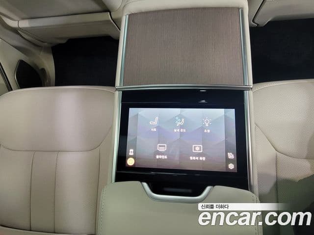 Land Rover Range Rover 2025 — ფოტო 18/20